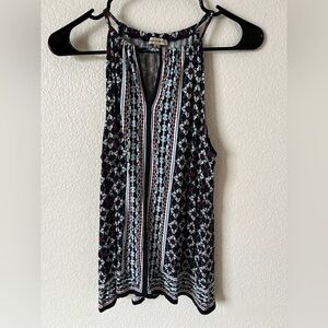 Floral Sleeveless Flowy Summer Top - Black and White